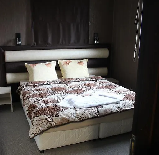 Veni Konukevi Yukarı Cuma